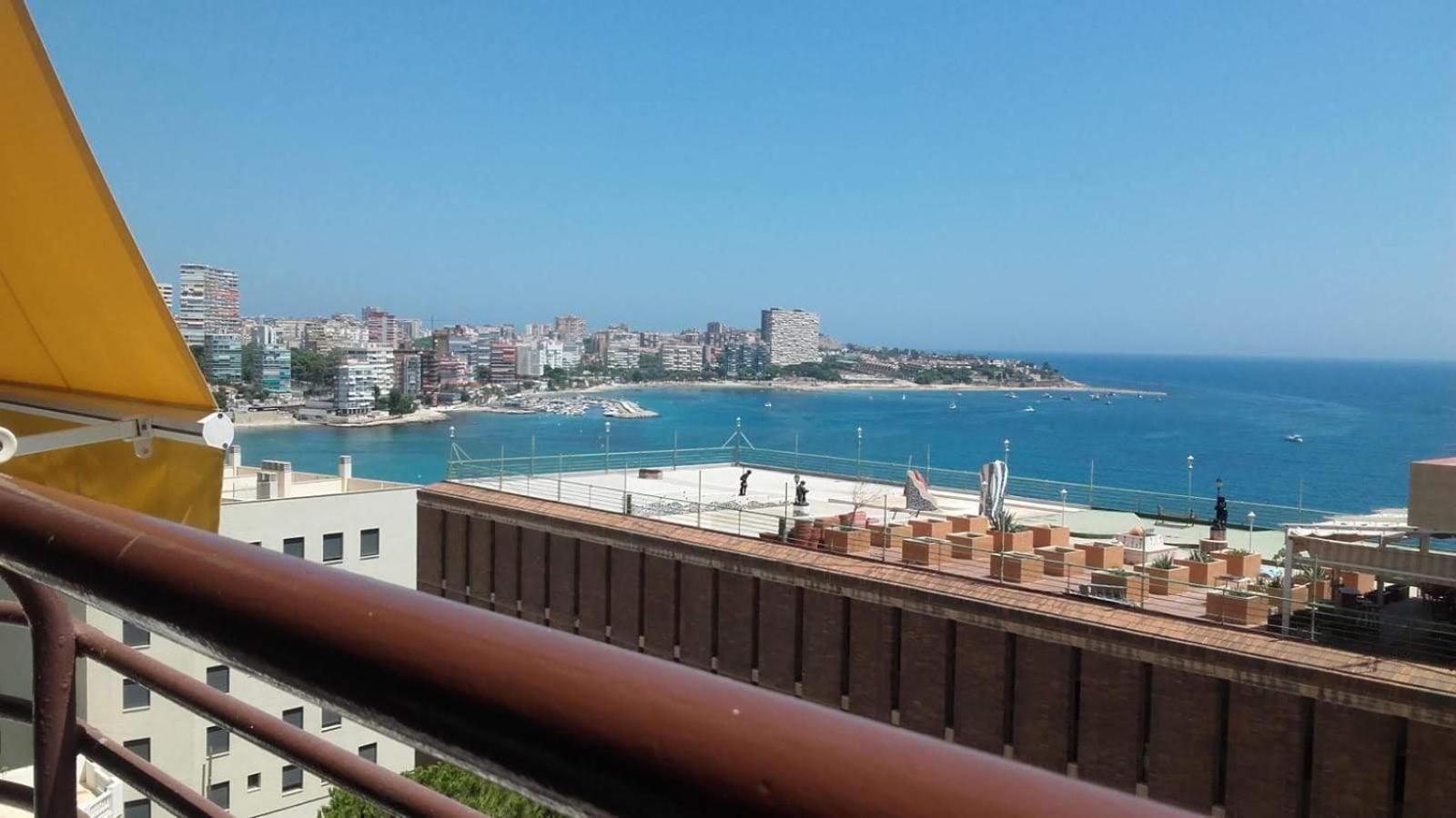 A 50 Metros Del Mar Y En 2 Paradas De Bus Estas En El Centro De Alicante Extérieur photo